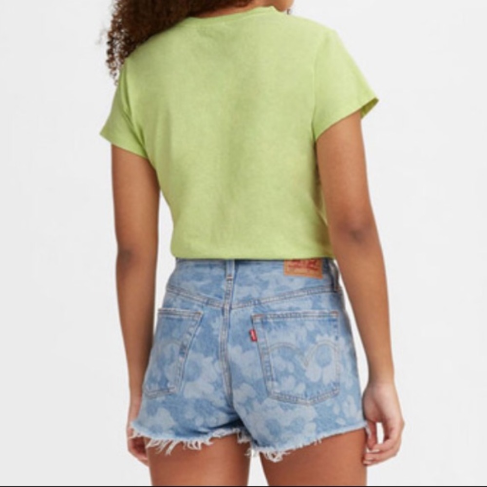 Levi’s 501 Jean Shorts in Athens Blossom Floral - Picture 5 of 6